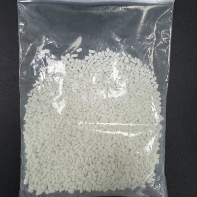 1,2,3-Benzotriazol ((BTA), cristaloides blancos en forma de aguja, utilizados como antirrujo, líquido anticongelante, aditivo antioxidante