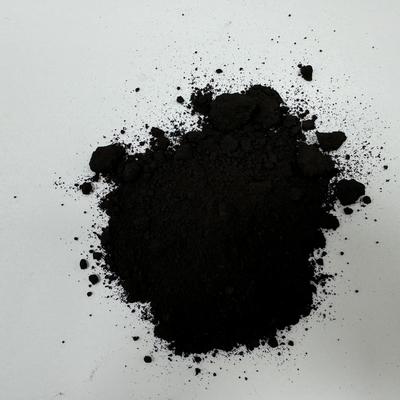 Pigmento negro de óxido de hierro con alta resistencia a la tinción para pintura de edificios industriales