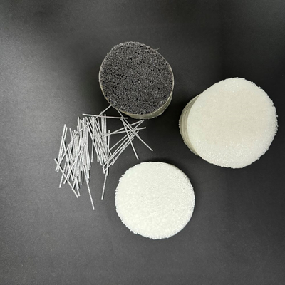 Fibra de polipropileno de macrofibras sintéticas para el refuerzo de hormigón y su uso en materiales de relleno