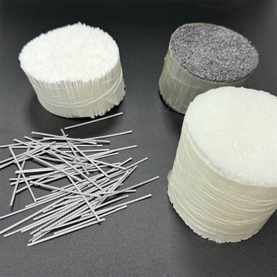 Fibra de polipropileno de macrofibras sintéticas para el refuerzo de hormigón y su uso en materiales de relleno